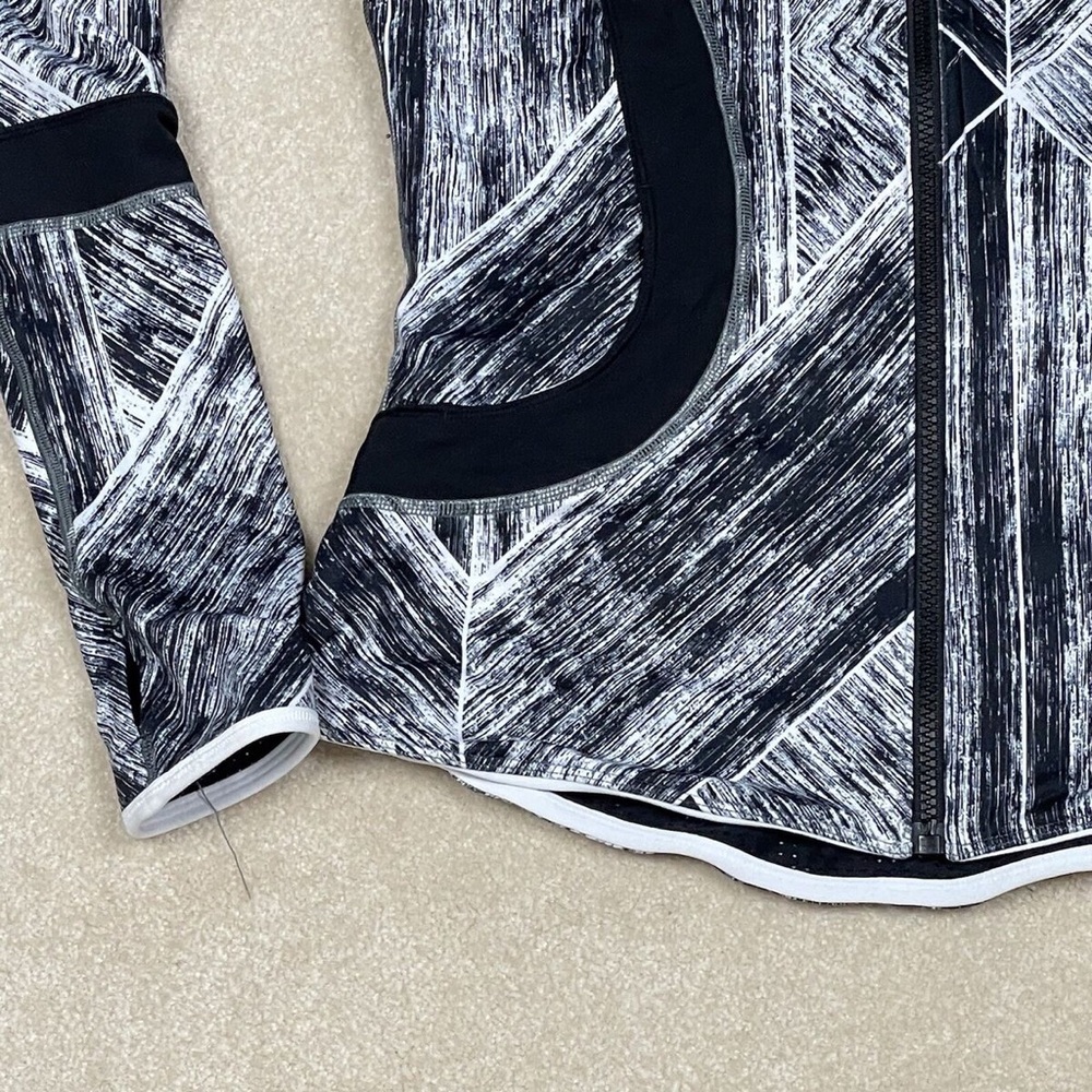 Lululemon Black and White Jacket - Picture 5 of 8